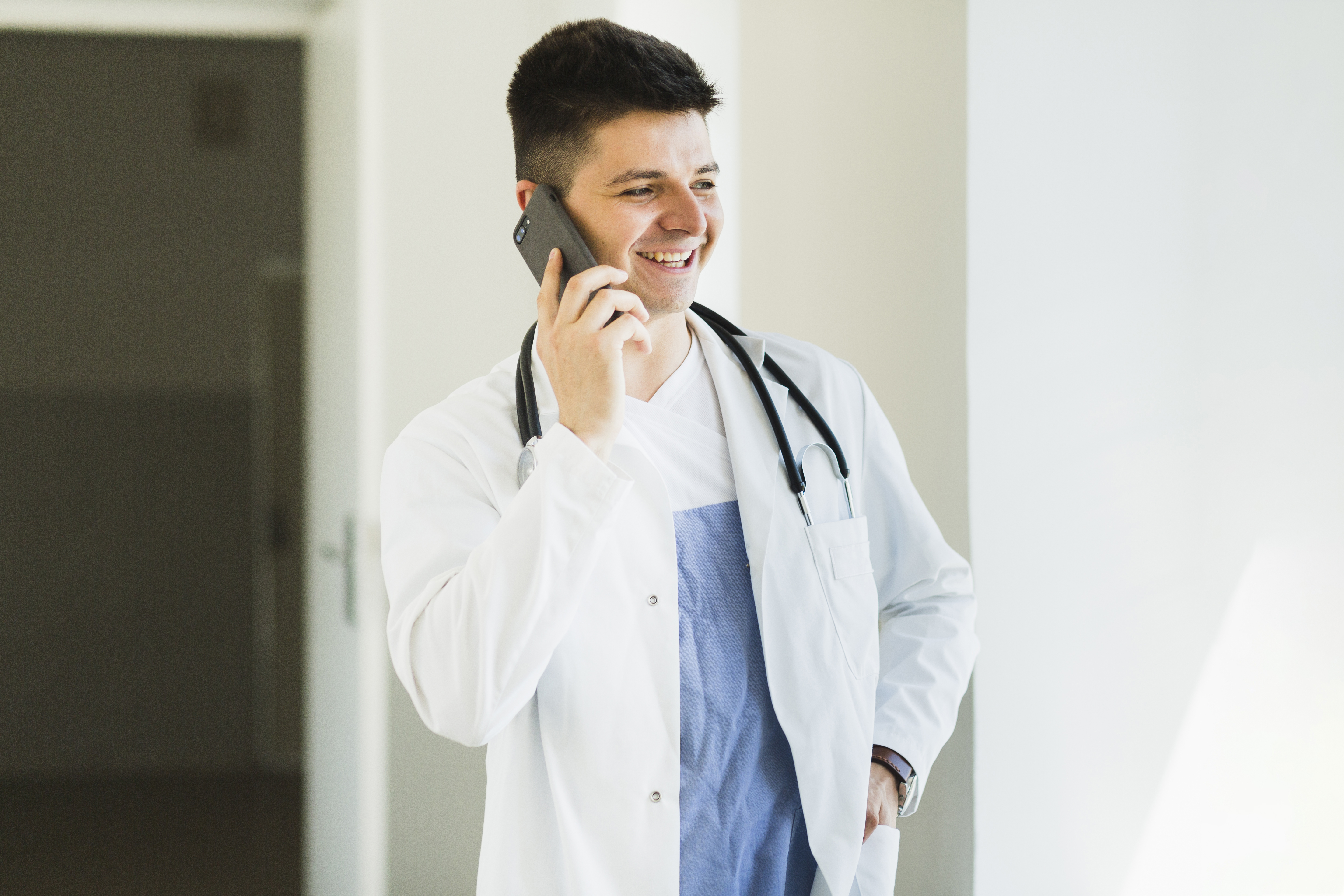 24/7 Doctor on Call – Benefits for Busy Residents